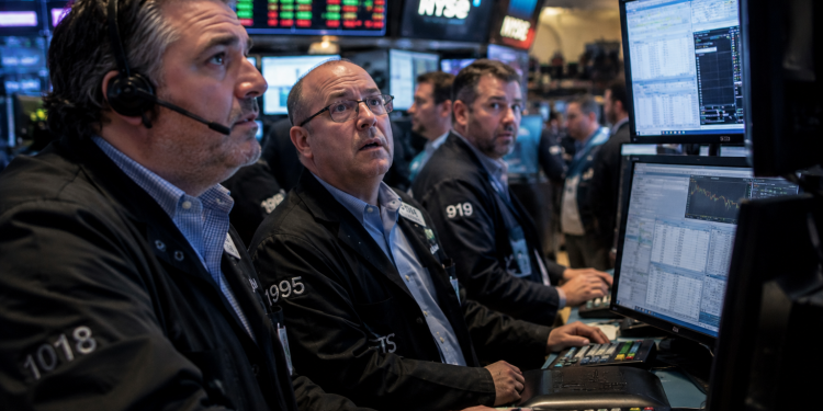 3 stocks riding the wave from IBM’s earnings disaster