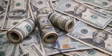Dollar remains under pressure as traders focus on US PPI, BoC policy