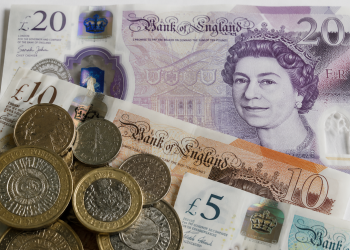 Sterling rises as BoE rate hike bets strengthen amid inflation concerns